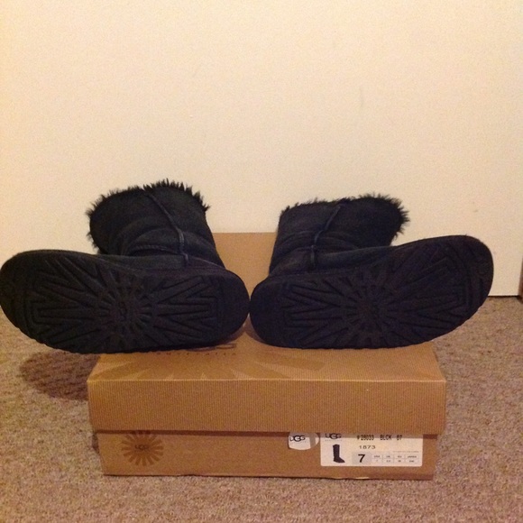 UGG suede boots - Picture 7 of 8